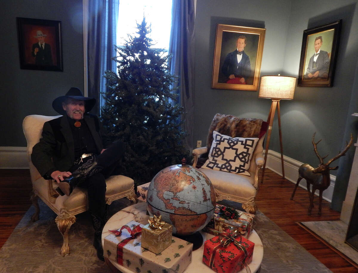 Do open before Christmas Holiday event being used to unwrap mansion's