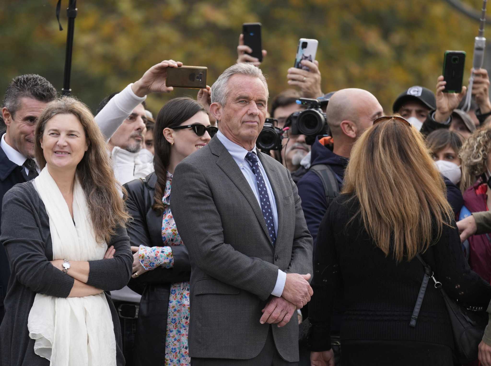 Letters: Don’t believe Robert F. Kennedy Jr.’s conspiracy theories