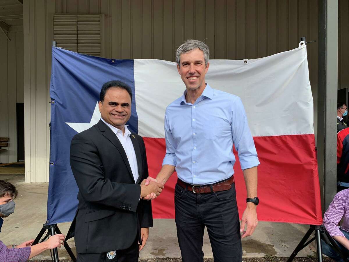 At his Rosenberg campaign stop, Beto O’Rourke praised Fort Bend County Judge KP George for holding food drives and for helping small businesses and restaurants stay afloat during the pandemic.