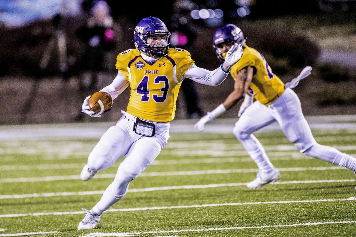 Mary Hardin-Baylor senior defensive back Jefferson Fritz is a finalist for Division III defensive player of the year.