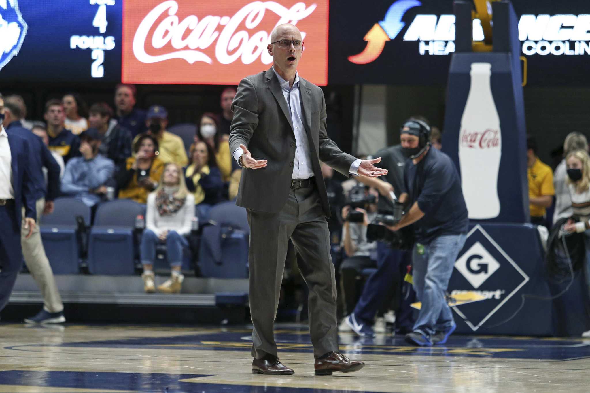 UConn, St. Bonavanture head into big game on Saturday needing a win, possibly down key players - Vimarsana News