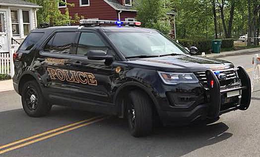 Seymour Police looking for SUV that hit two pedestrians