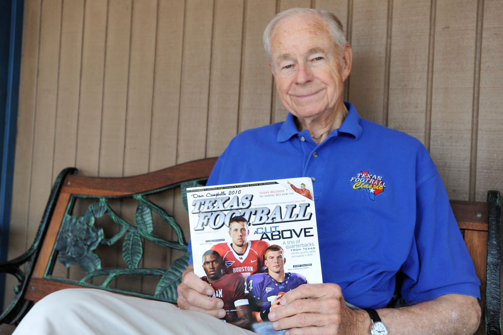 Texans pay tribute to Texas legend Dave Campbell