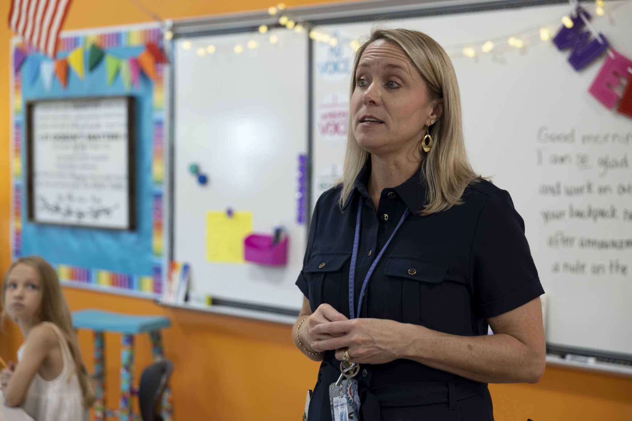 Willis ISD teachers and staff receive holiday bonuses