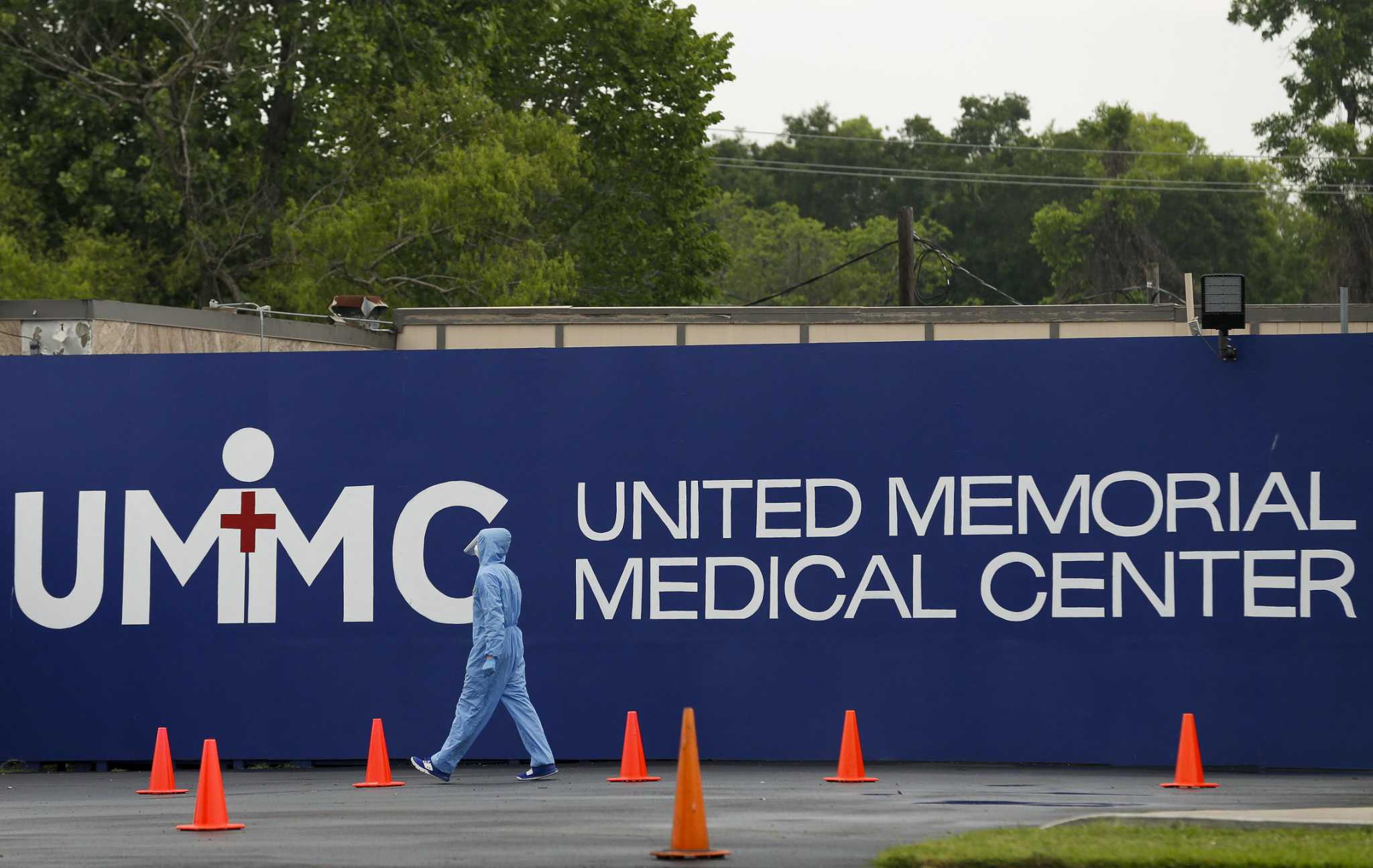 Houston hospital says feds will hold off Medicare termination pending new  inspection