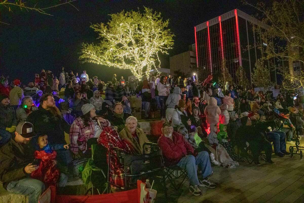 Midland Moments Christmas Parade takes over Centennial Park