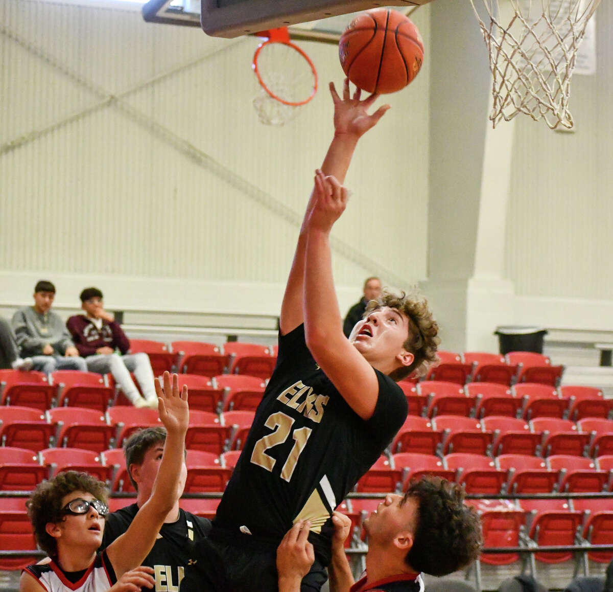 1A Basketball Preview Elks’ new head coach has big aspirations for