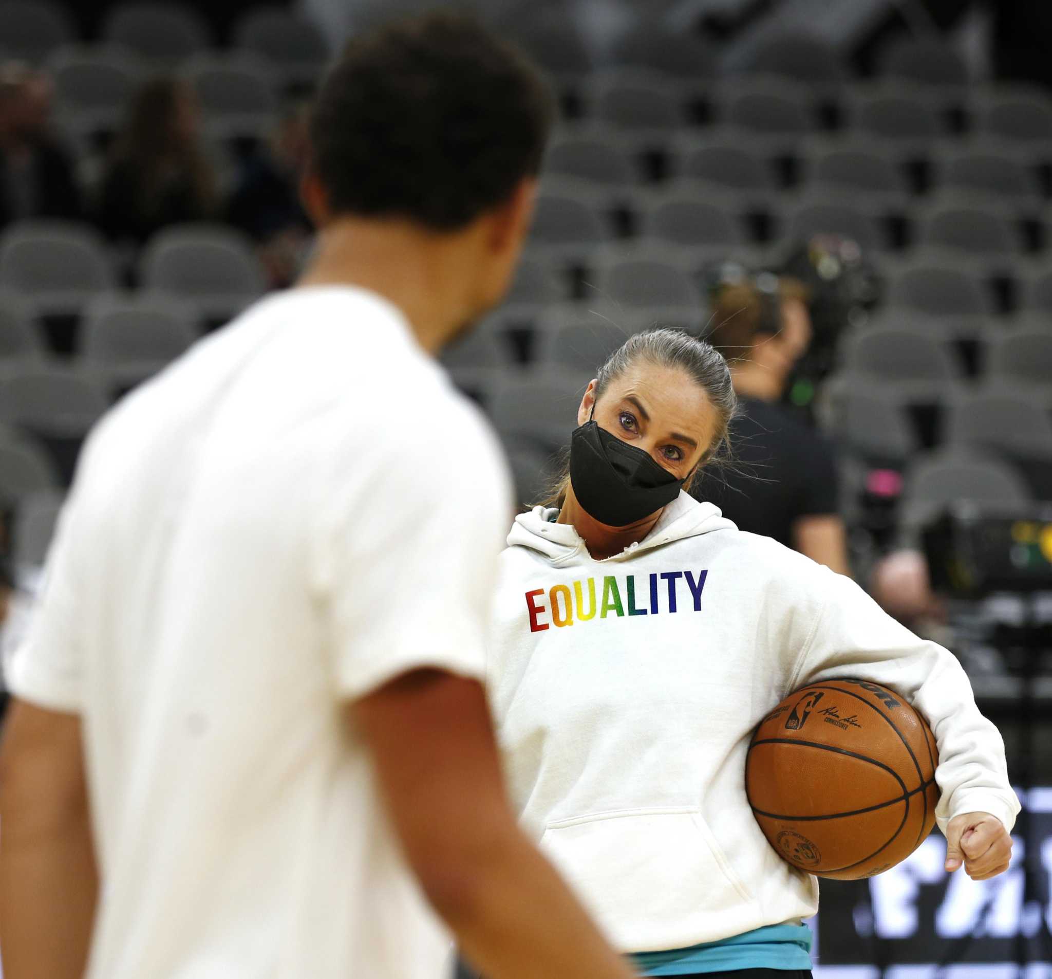 Aces raise Spurs' Hammon's WNBA jersey