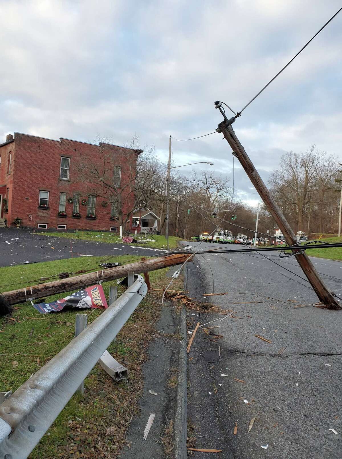 Woman dies in Troy car crash