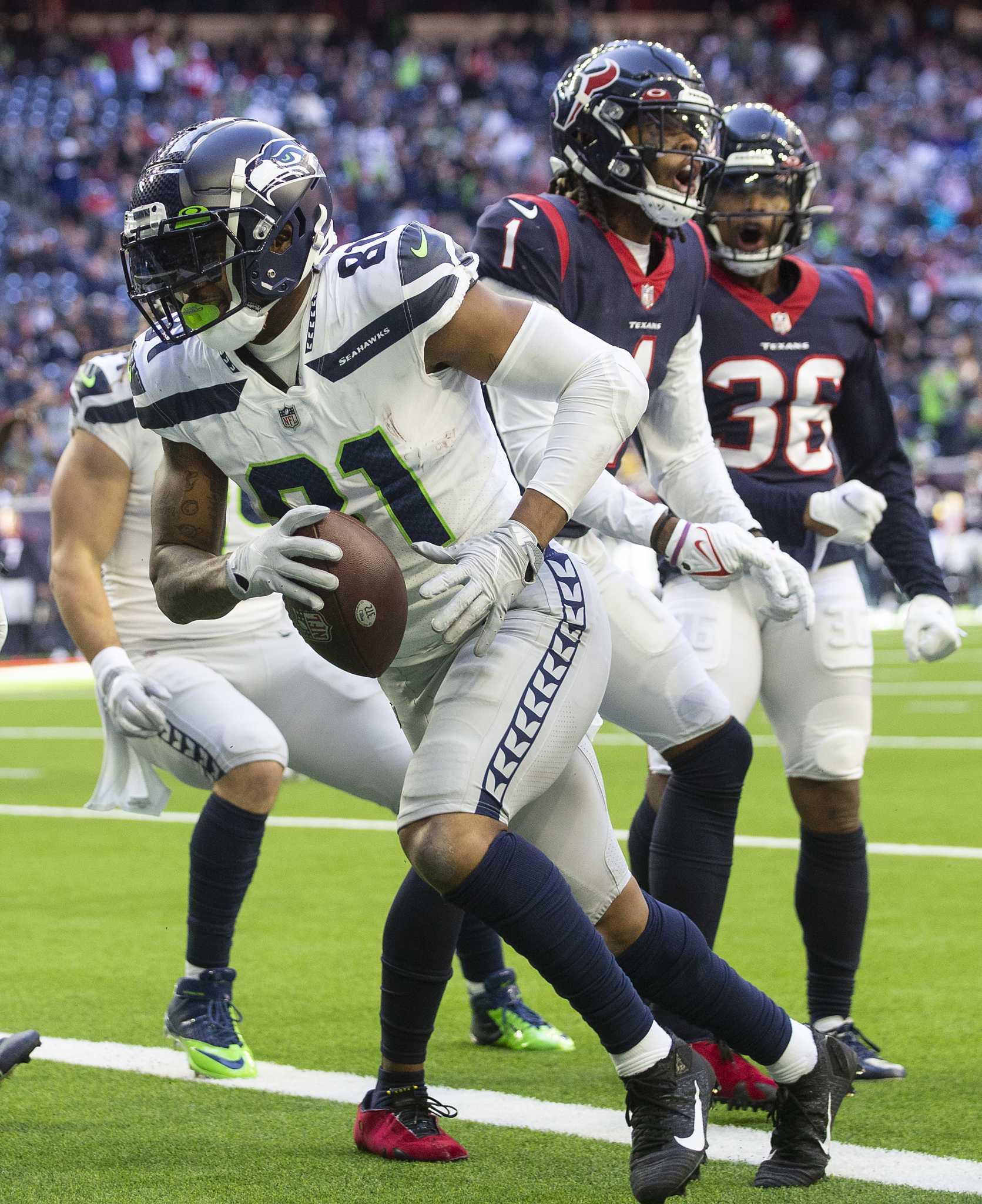 Seahawks pull away in the second half to beat Texans 33-13 in