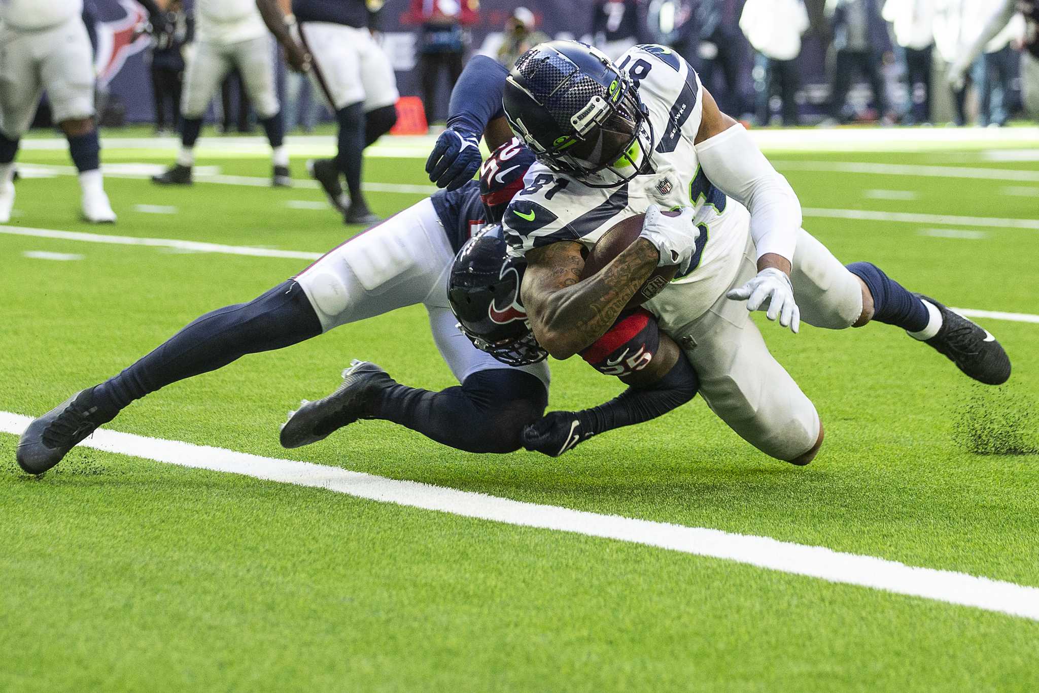 Seahawks pull away in the second half to beat Texans 33-13 in