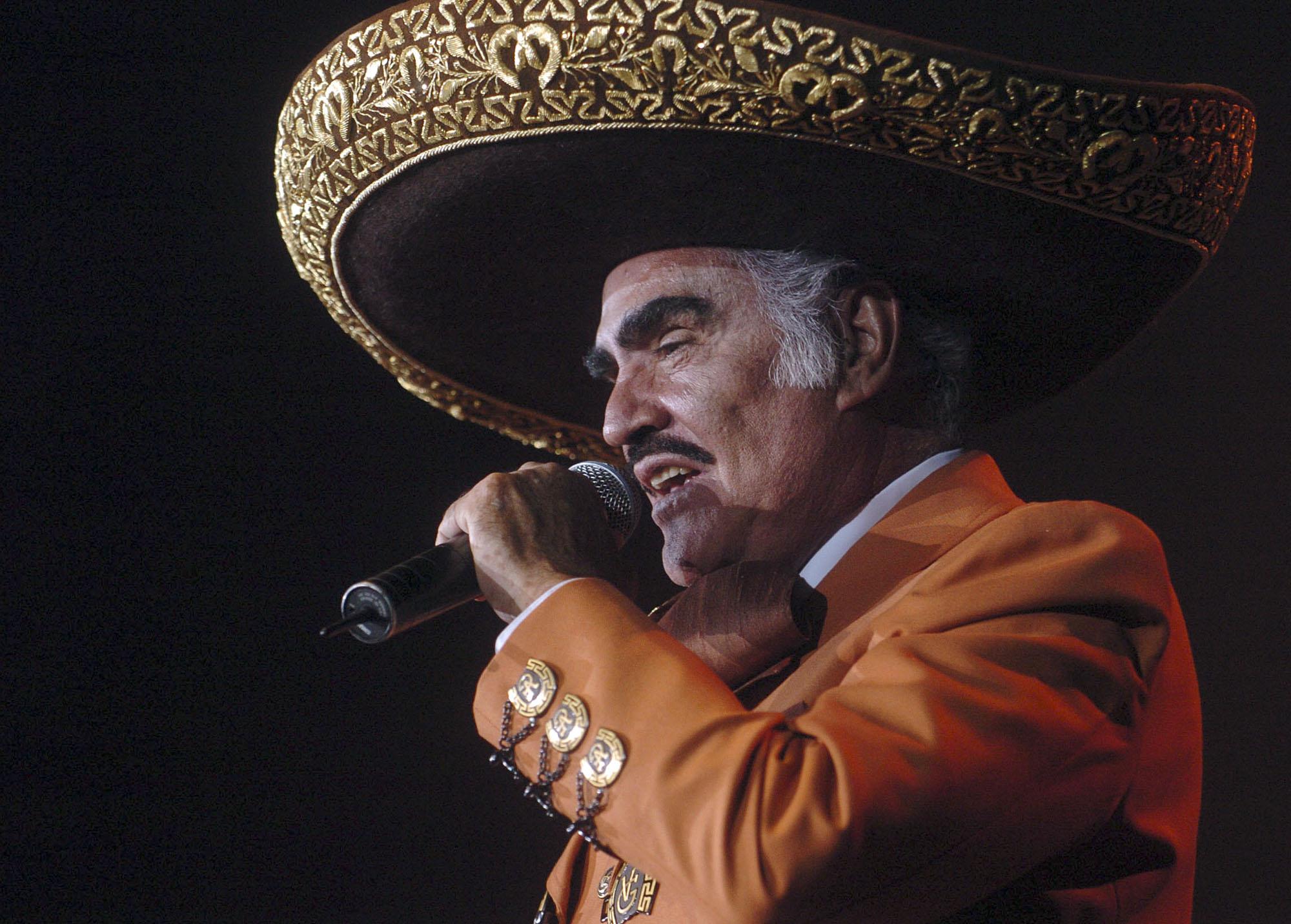 Vicente Fernández, revered Mexican singer, dies at 81; San Antonians mourn