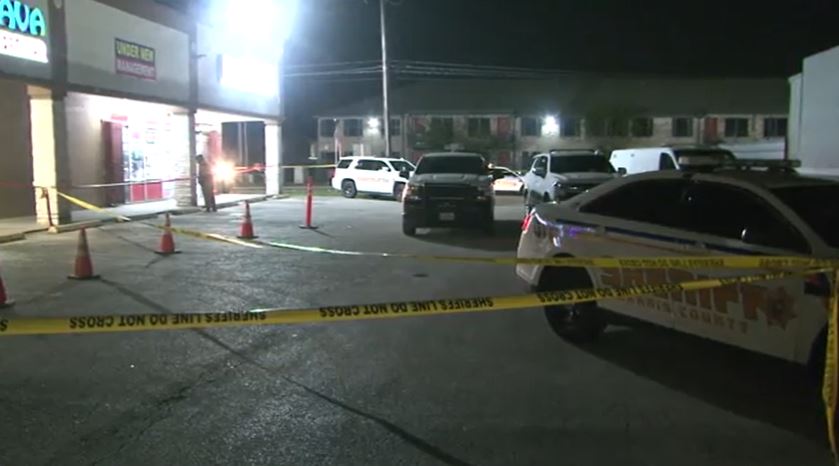 one-dead-in-fatal-north-houston-convenience-store-shooting