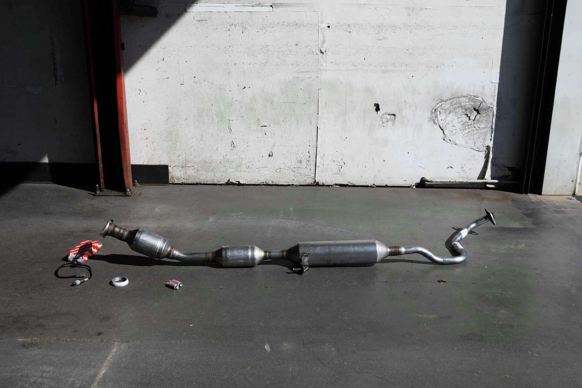 15 arrested in South Bay bust of catalytic converter theft ring