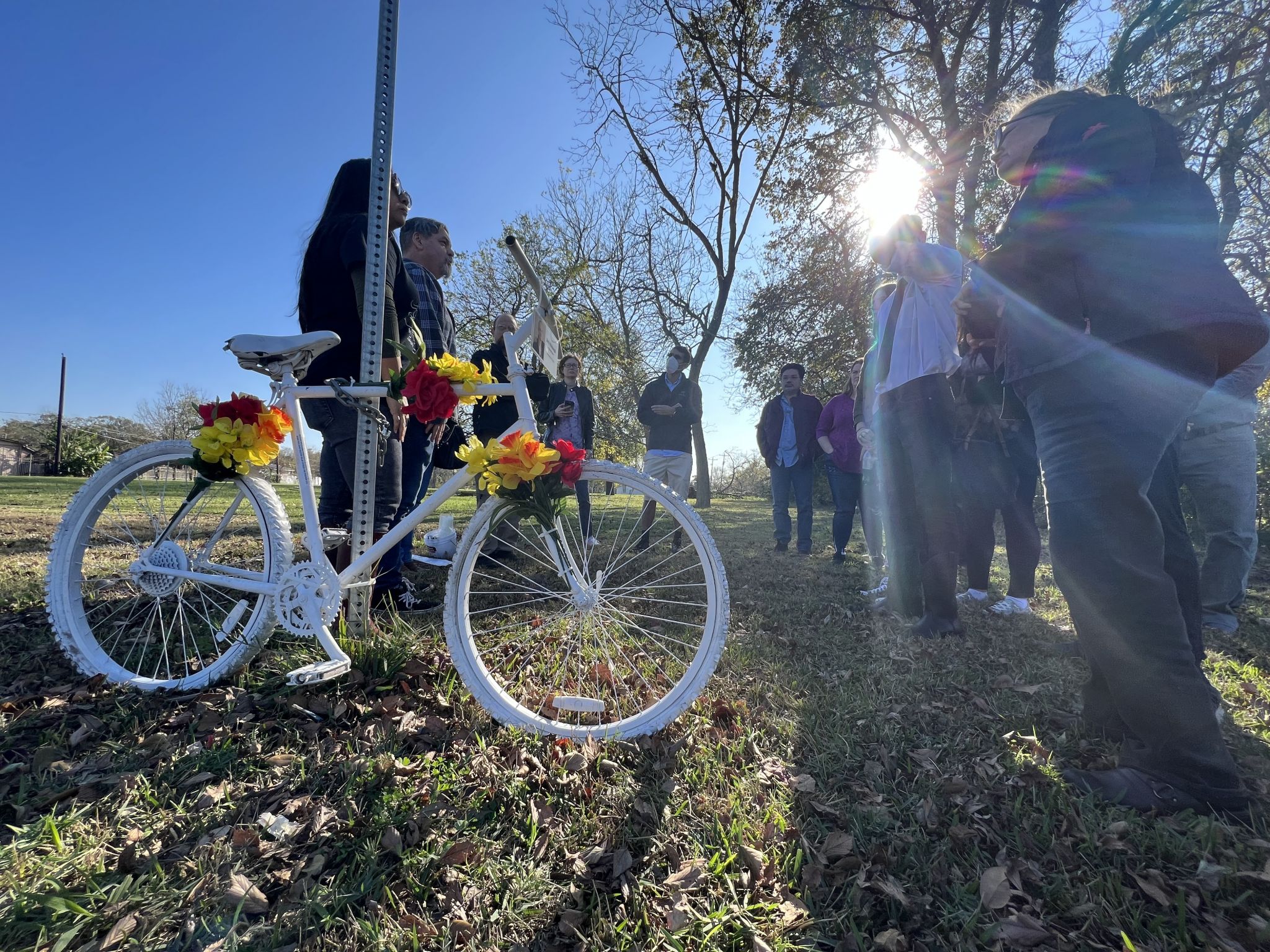 Ontslag optillen twaalf Volunteers need help replacing stolen ghost bikes in Houston