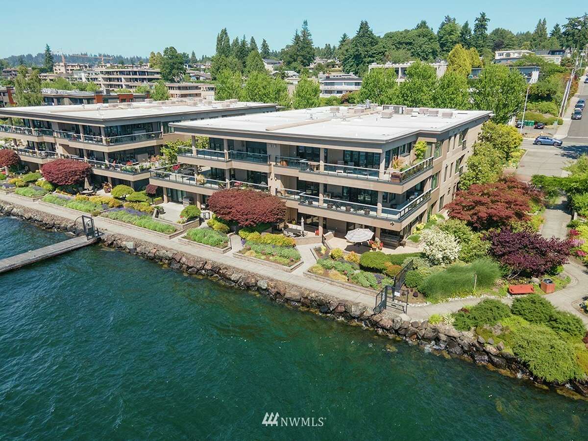 It's not only fancy downtown towers that lured luxury waterfront condo buyers in 2021. The third highest condo sale this year was in Kirkland, at 925 Lake Street South, Unit 302. This condo sold for $6.5M. 