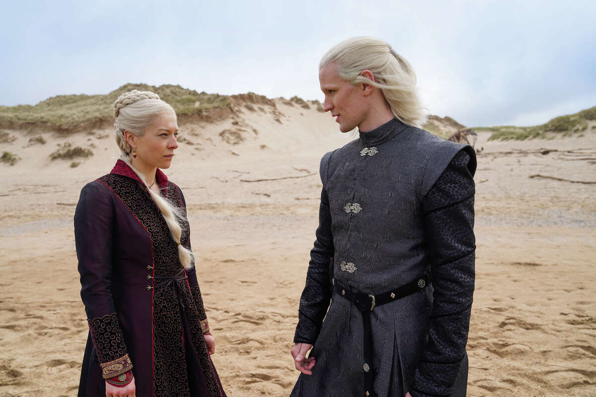 Emma D'Arcy as Princess Rhaenyra Targaryen and Matt Smith as Prince Daemon Targaryen in