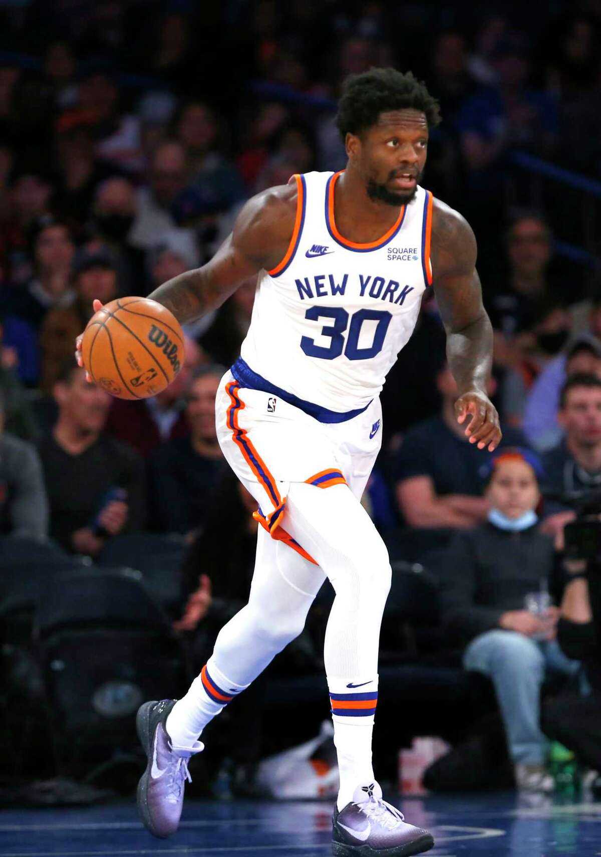 Julius Randle and the Knicks face the Warriors at Madison Square Garden at 4:30 p.m. Tuesday (NBCSBA, TNT/95.7).