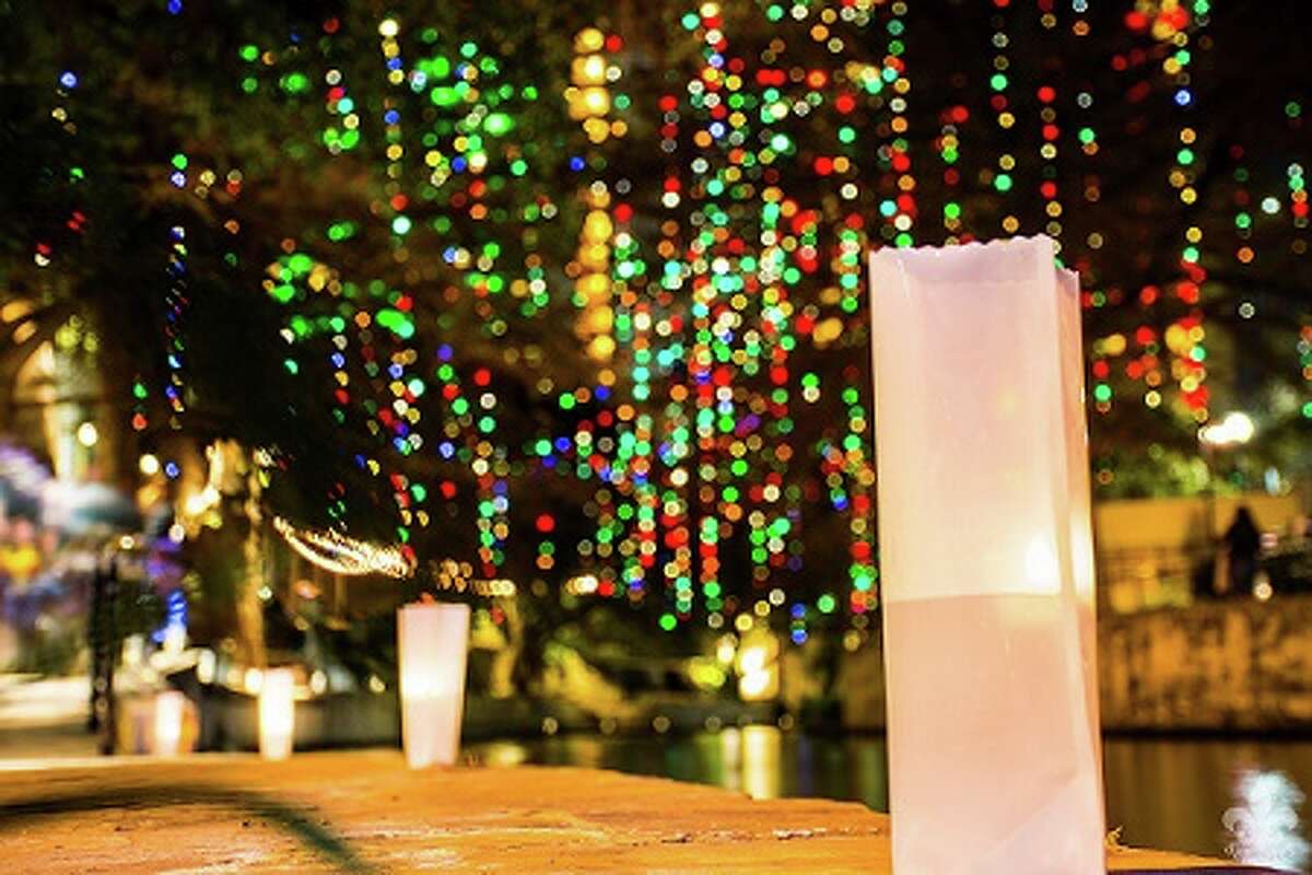 River Walk Christmas Lights 2023-2024 in San Antonio, TX - Dates