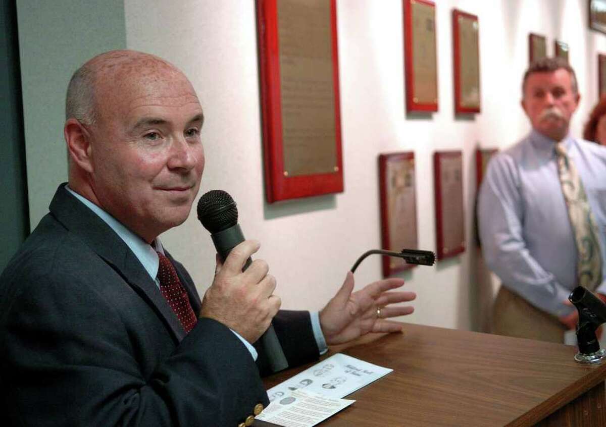 Hall of Fame inducts 5, unveils plaques