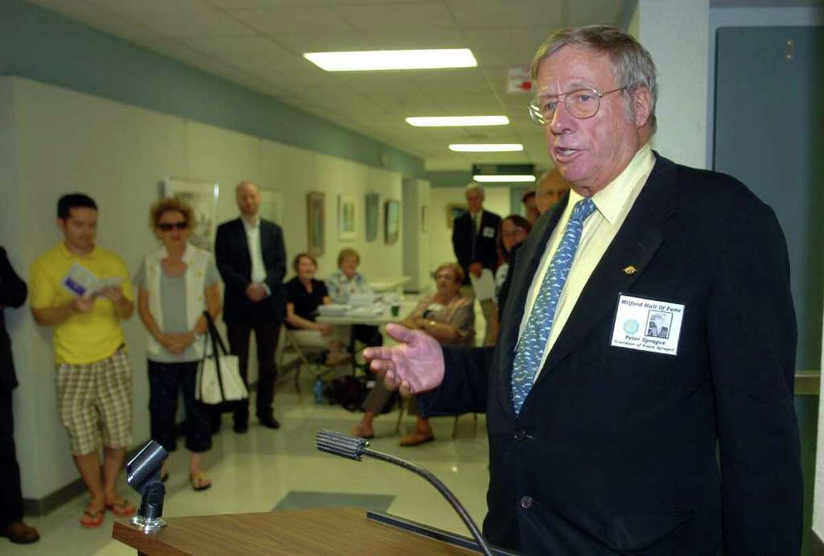 Hall of Fame inducts 5, unveils plaques