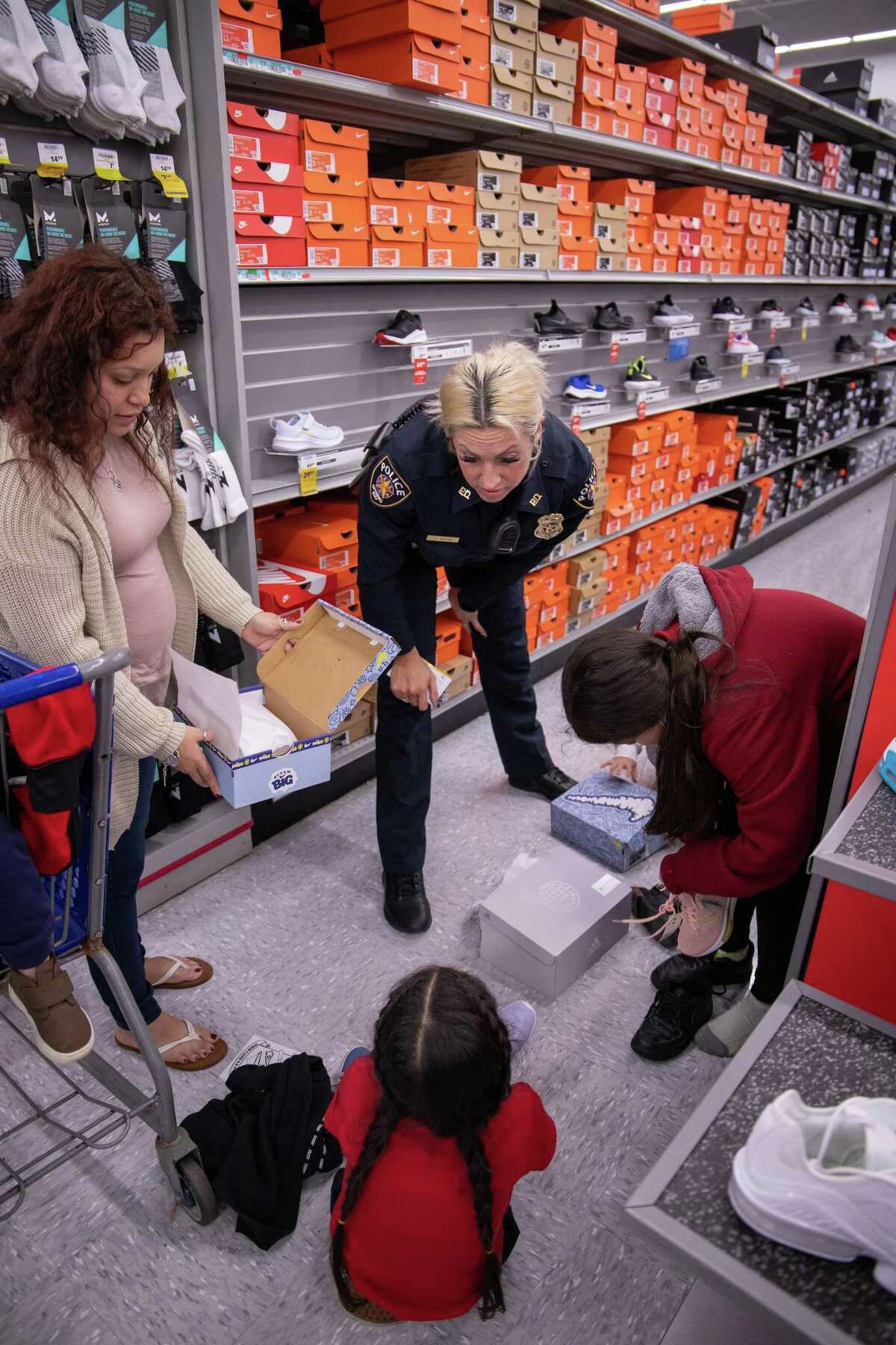 Houston Astros take kids on shopping spree at Academy Sports and Outdoor