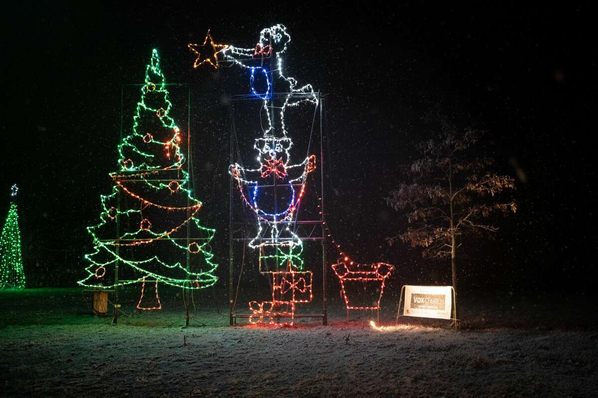 Fantasy of Lights returns to New Haven's Lighthouse Point tonight