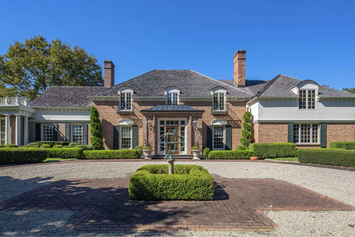 Fairfield home offers 2,000 bottle wine cellar, home theater and