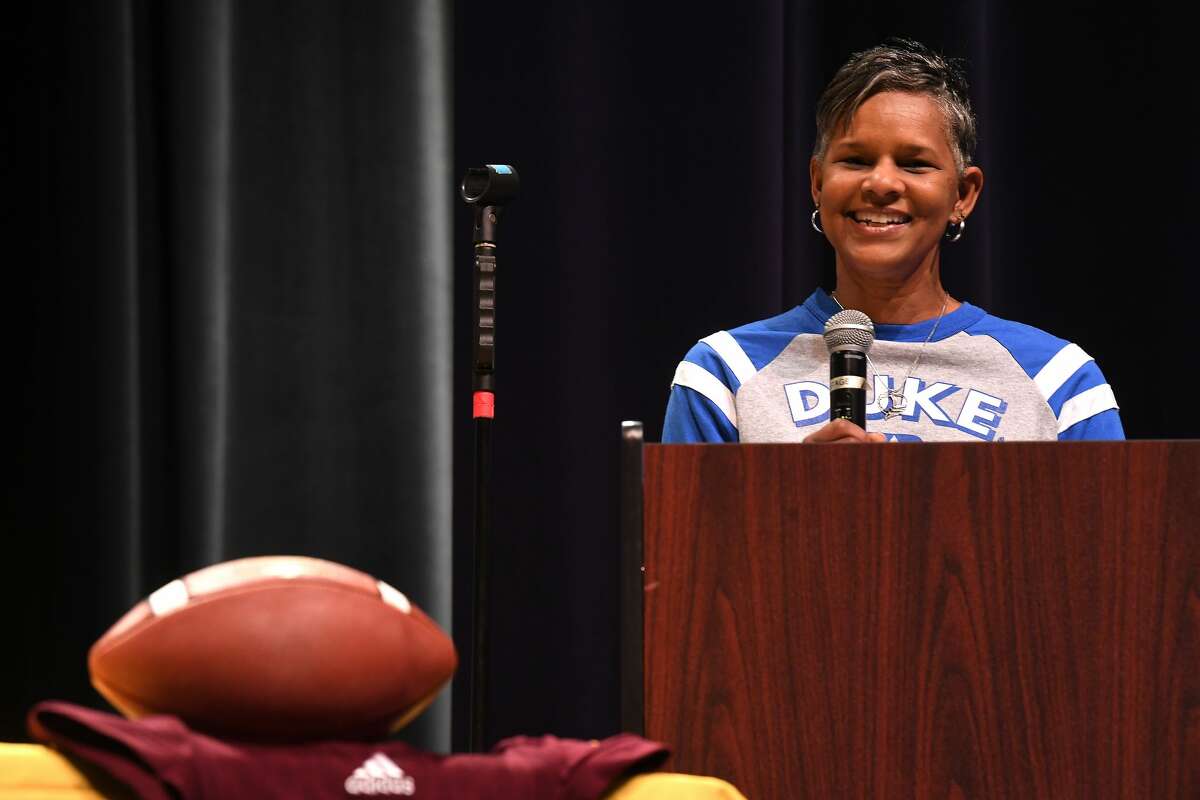 Local athletes make college choices official on early signing day