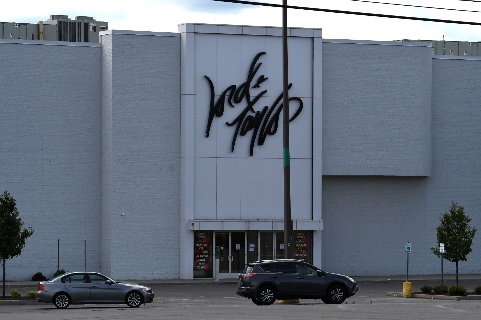 Medical Office Use Planned for Former Lord & Taylor Store at Mall