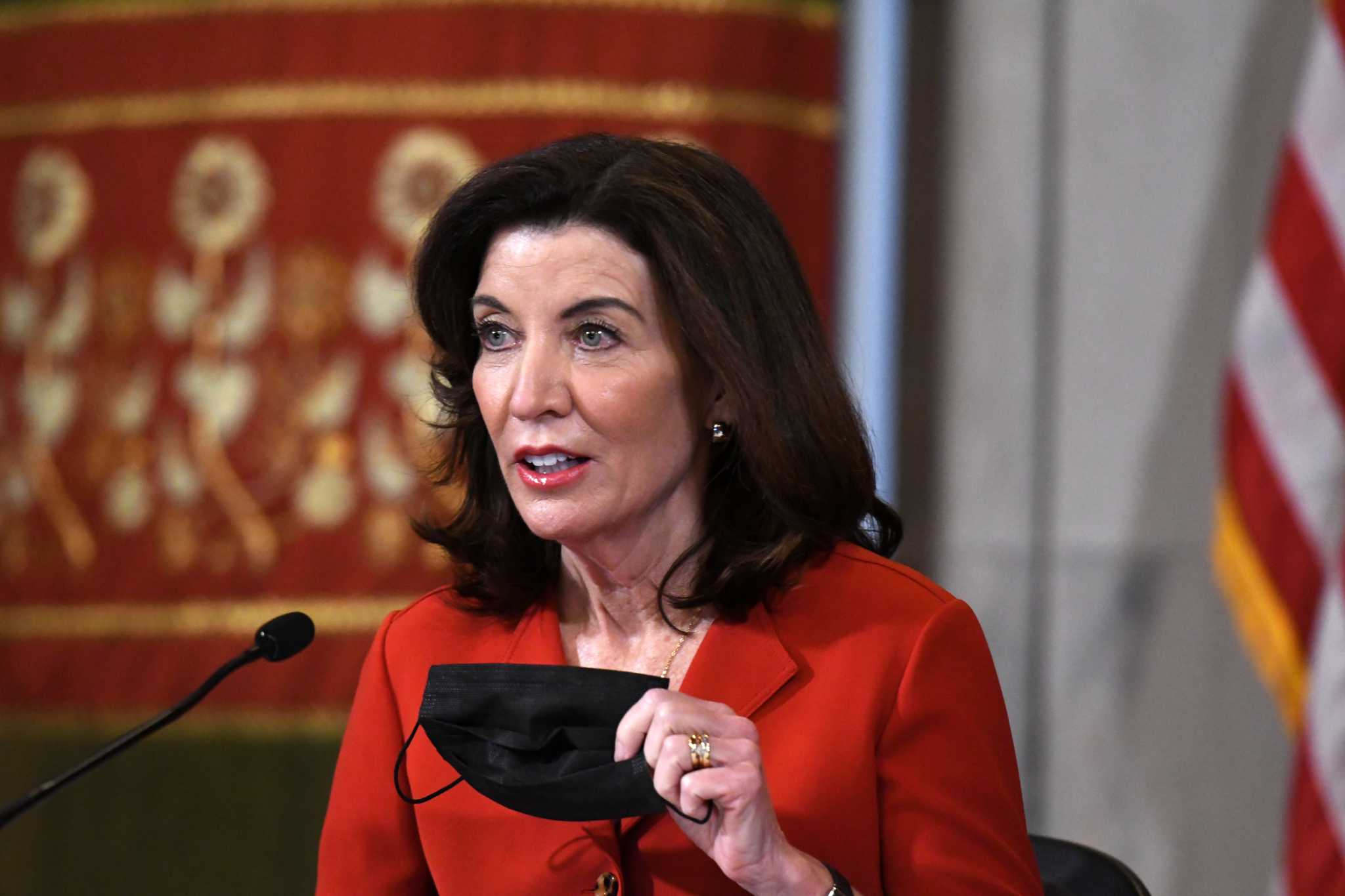 Hochul wants to increase pay of health care workers - Vimarsana News