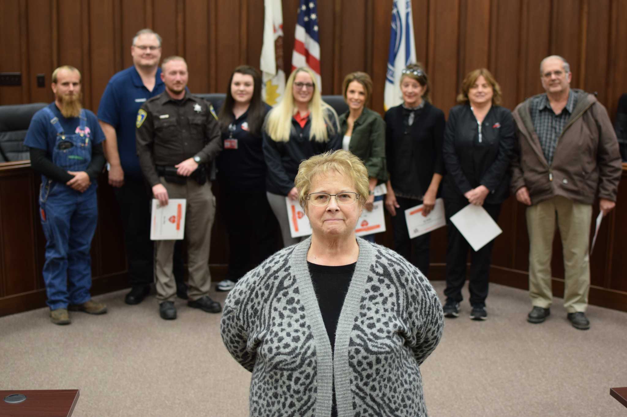 Neighbors: Heart attack victim meets, thanks those who gave her the gift of life - Vimarsana News