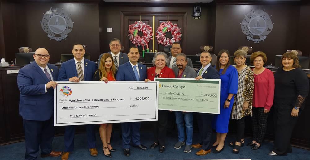Laredo, LC team up to help workers affected by pandemic - Vimarsana News
