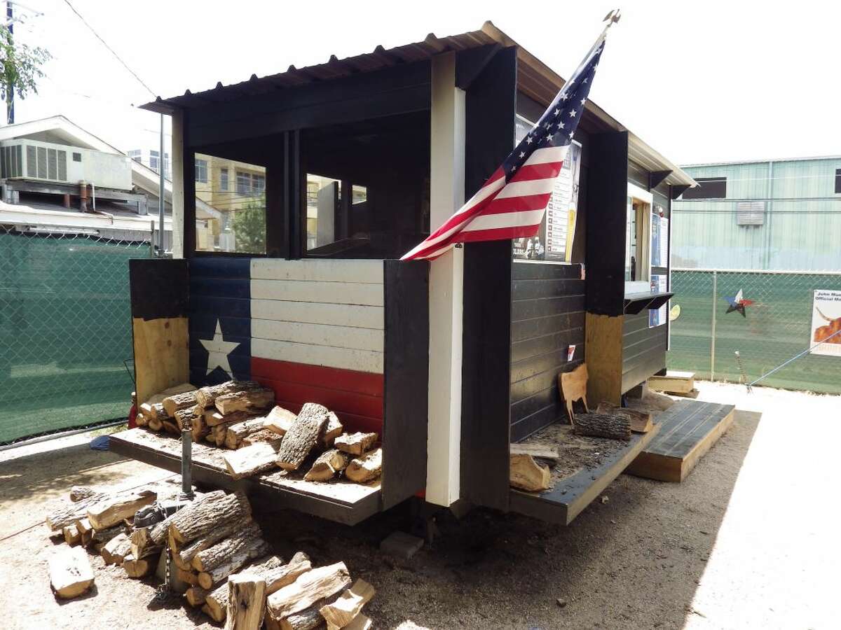 John Mueller, the grandson of Louie Mueller of Louie Mueller Barbecue in Taylor, has reportedly died at age 52. Pictured is his barbecue trailer at John Mueller's Meat Co. Credit: texasbbqtreasurehunt.com