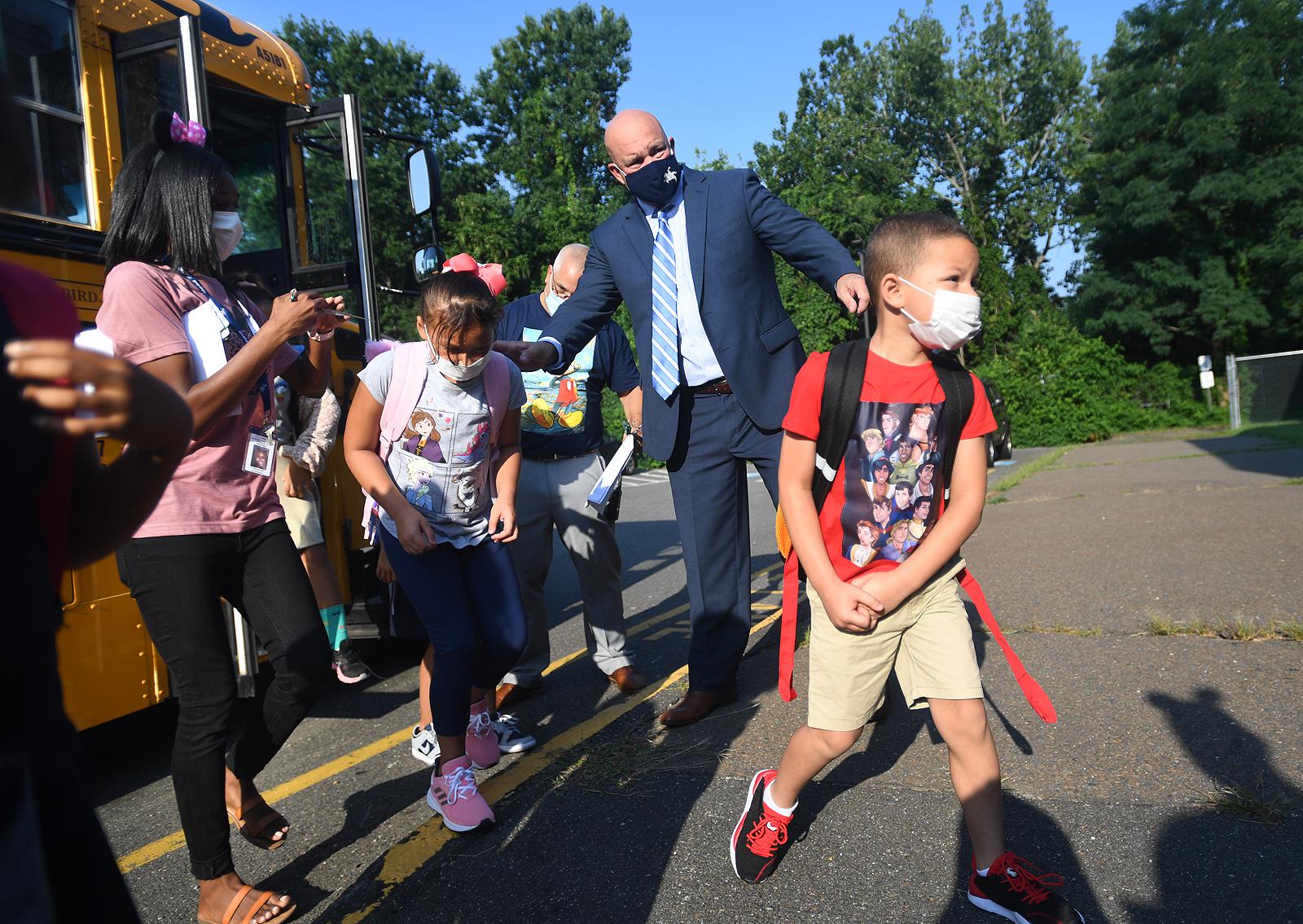 Lamont: Most CT schools adopt COVID Screen and Stay policy - Vimarsana News