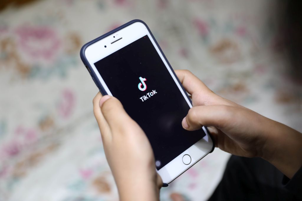 Illinois schools taking precautions over 'National Shoot Up Your School Day' TikTok challenge - Vimarsana News