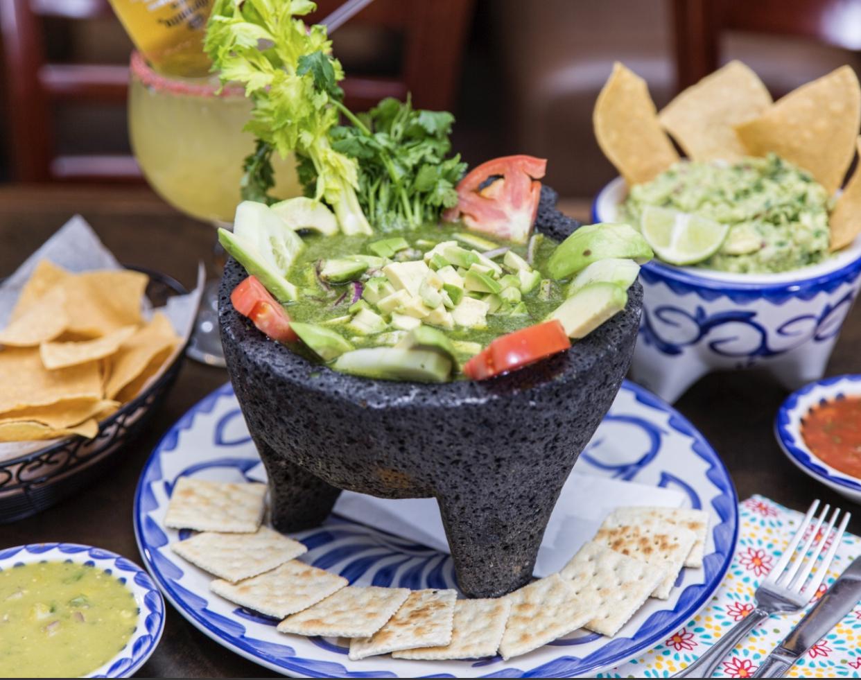 Guacamole's waiting on liquor license to open at Trumbull mall - Vimarsana News