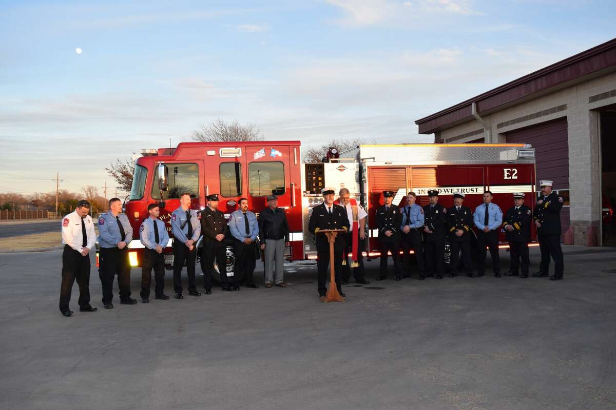 Plainview Fire Department pushes new engine into service
