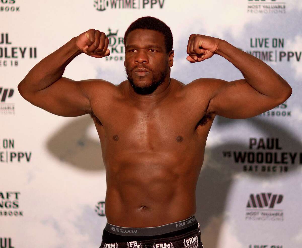 Frank Gore displays his bulk during a weigh-in ahead of his fight on Saturday. The former 49ers running back and five-time Pro Bowler faces former NBA All-Star Deron Williams.