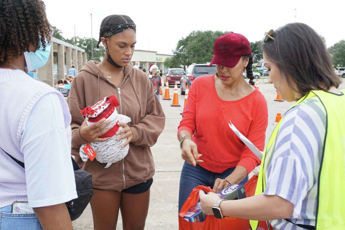 Smiles Abound As Fort Bend County Children Receive Holiday Toys Smiles Abound As Fort Bend County Children Receive Holiday Toys
