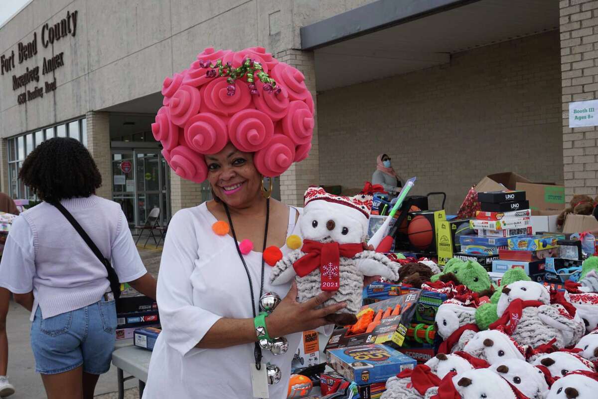 Smiles Abound As Fort Bend County Children Receive Holiday Toys Smiles Abound As Fort Bend County Children Receive Holiday Toys