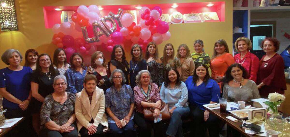 Lady Multitask Los Dos Laredos organizó la conferencia-taller “El poder de la gratitud”, dictada por la psicóloga Maui González, el miércoles 15 de diciembre de 2021, en el restaurante Bolillos.