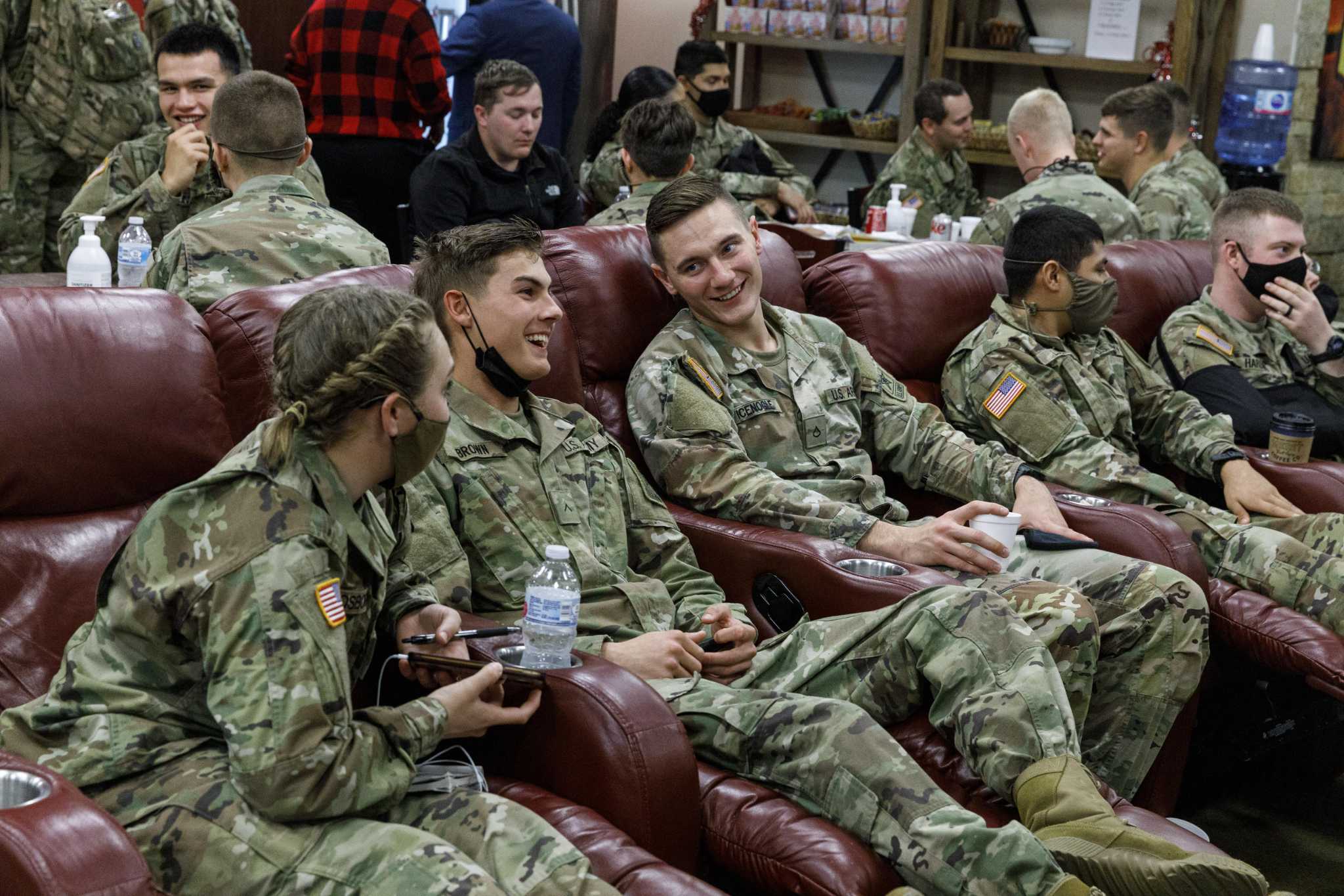 Fort Sam trainees head home in annual holiday Exodus - Vimarsana News