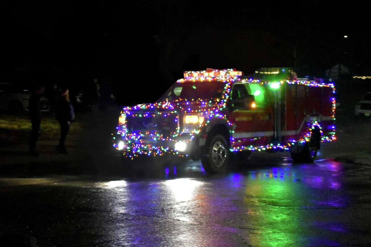 Winsted’s Gator Parade returns to celebrate the holidays
