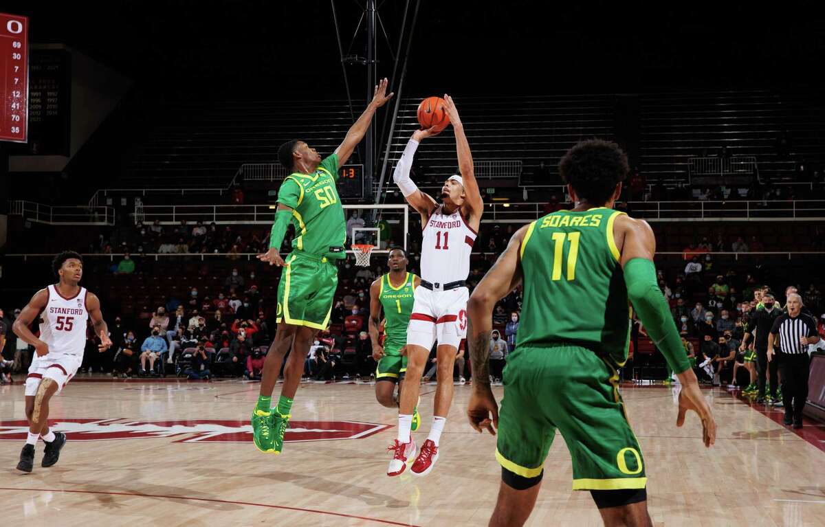 Stanford's Jaiden Delaire, a North Granby product, hits a buzzer-beating 3-pointer to beat Oregon on Dec. 12.