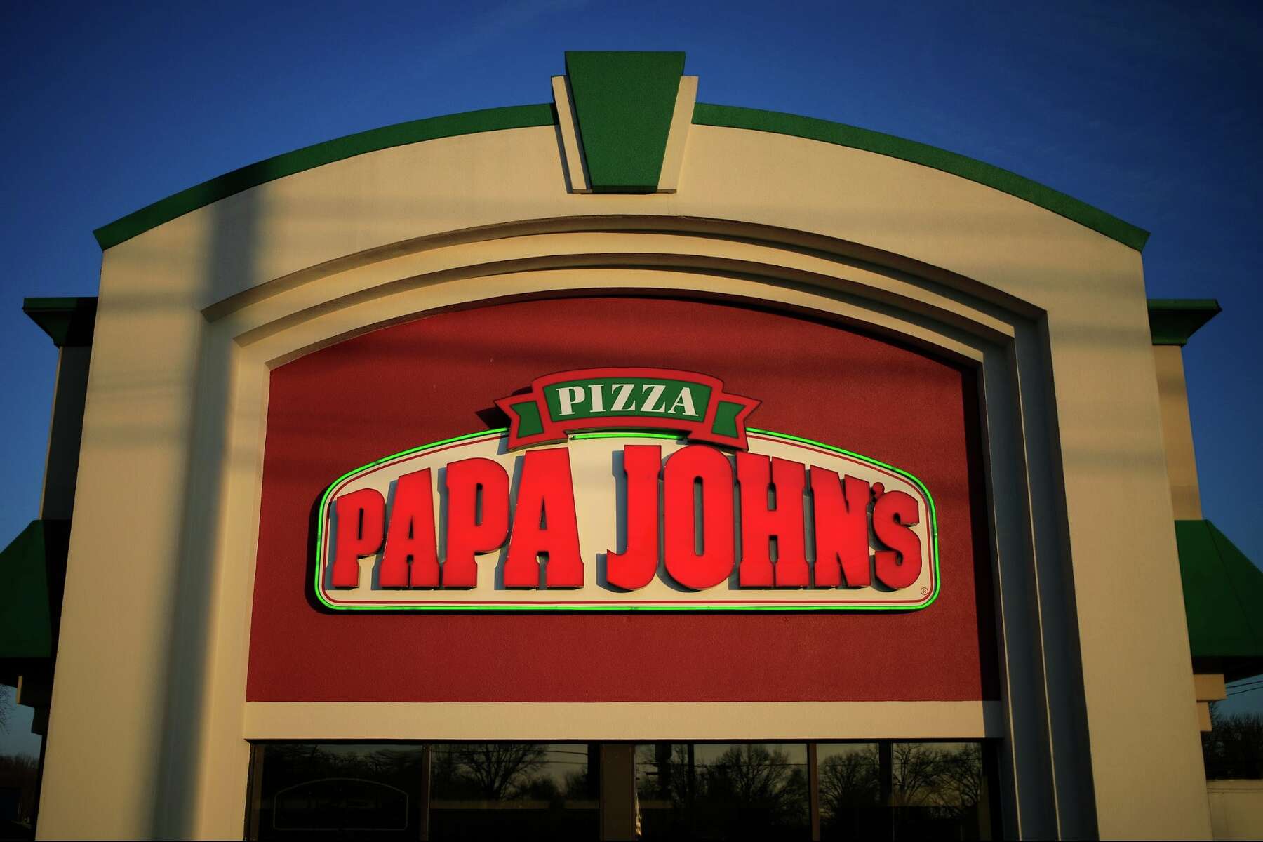 a-papa-john-s-restaurant-manager-says-he-was-fired-after-13-years-with-the-company-for-closing-3-hours-early-amid-ongoing-hiring-and-retention-challenges