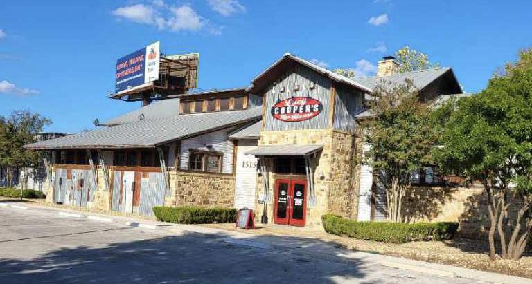 New Braunfels location of Lucy Cooper's Ice House restaurant and bar now open - Vimarsana News