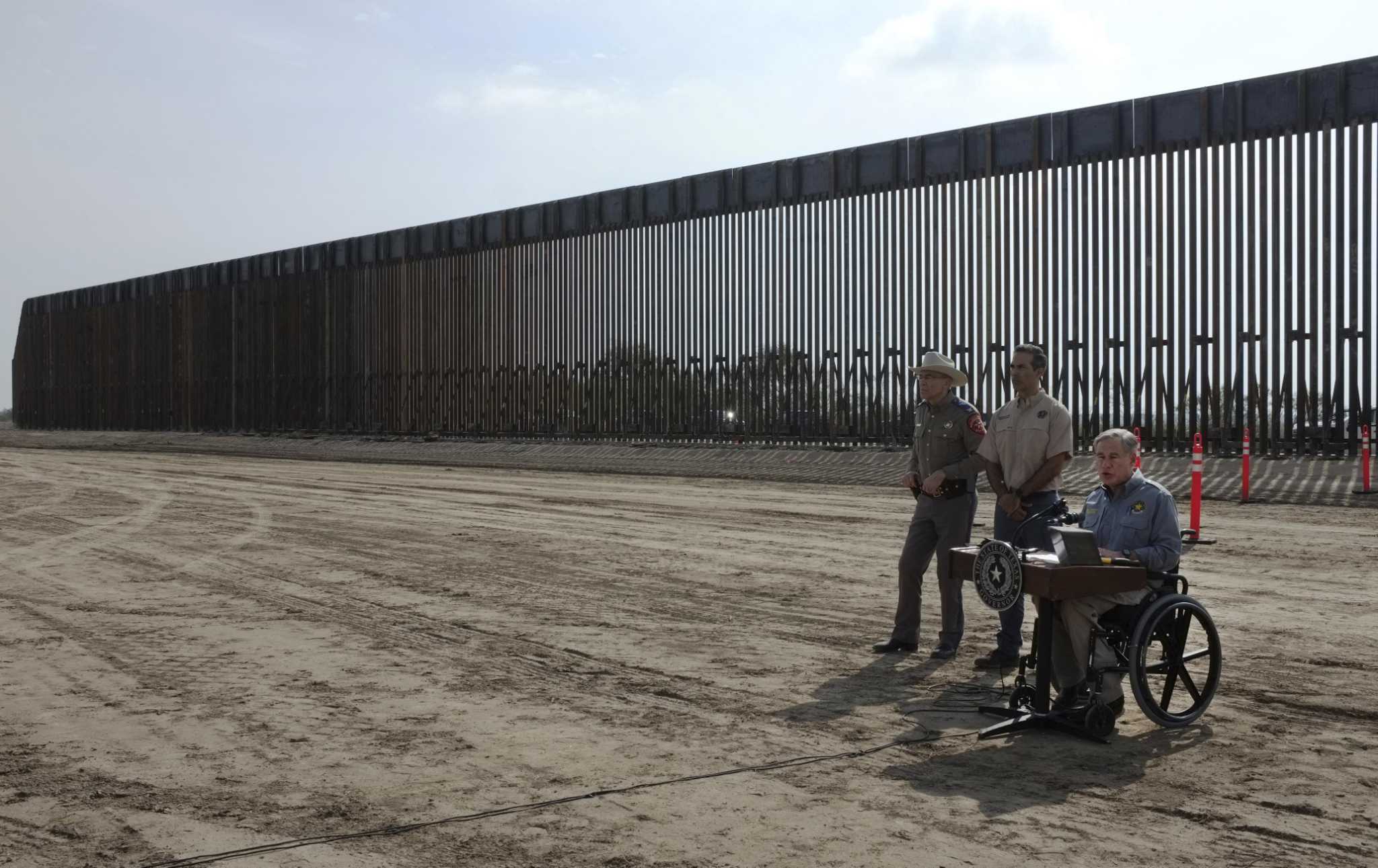 Gov. Greg Abbott inaugurates first stretch of state-funded border barrier in Starr County - Vimarsana News