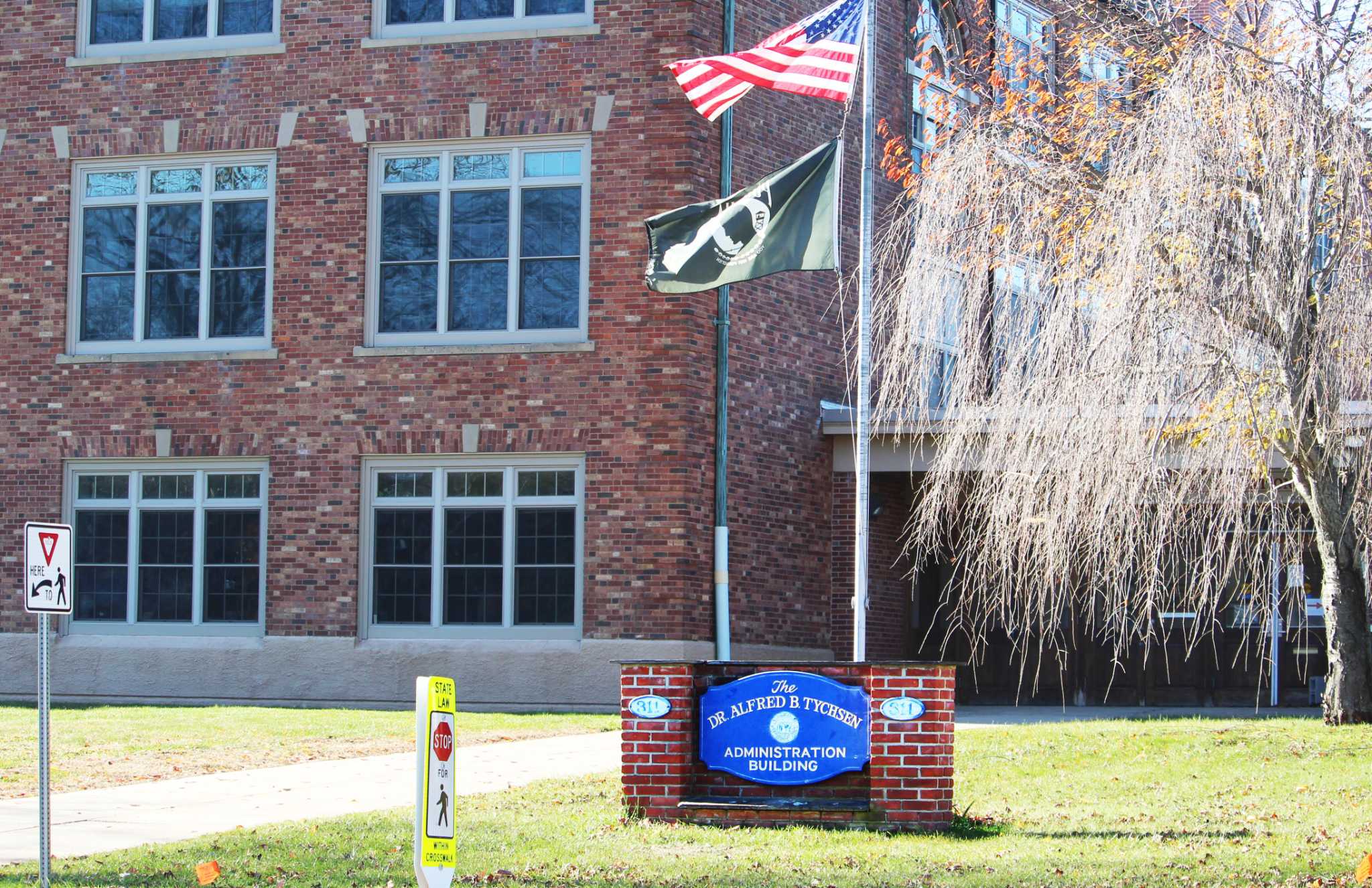 Firm ends probe into accusations of Middletown school administrators' misconduct - Vimarsana News