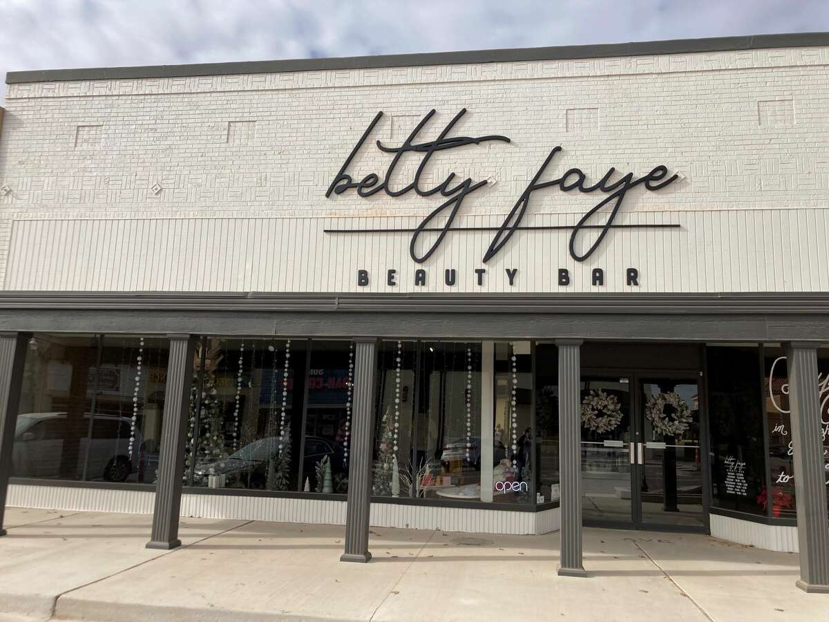 Beckah Hunt opened Betty Faye Beauty Bar at 715 Broadway the last week of October, just in time for the Christmas rush. 